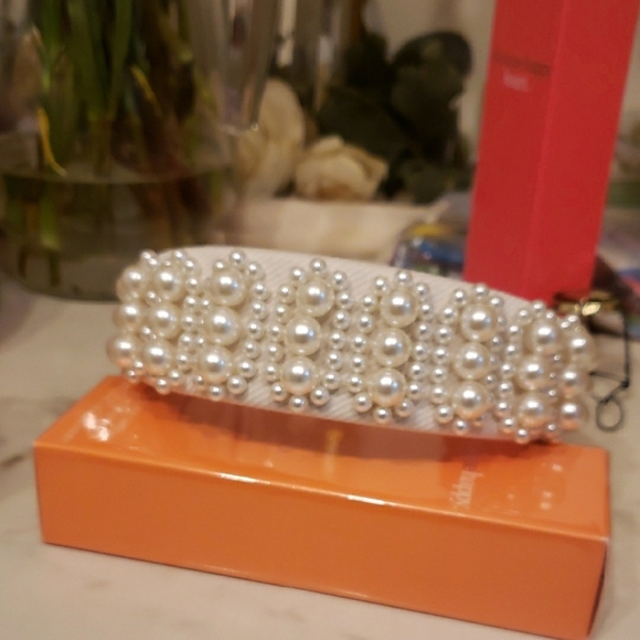 Elegant Pearl Headbands | Sirens Collection | Wedding & Special Occasion - Picture 8 of 15